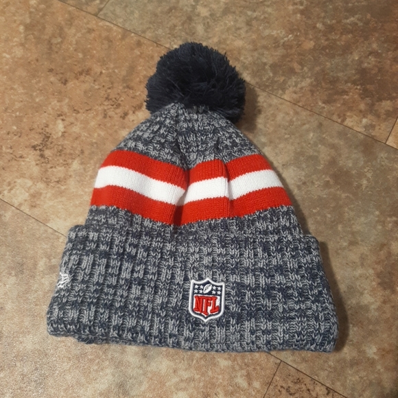 New. New Era New England Patriots Sideline Blue Sport Pom Knit Beanie. - Picture 4 of 6